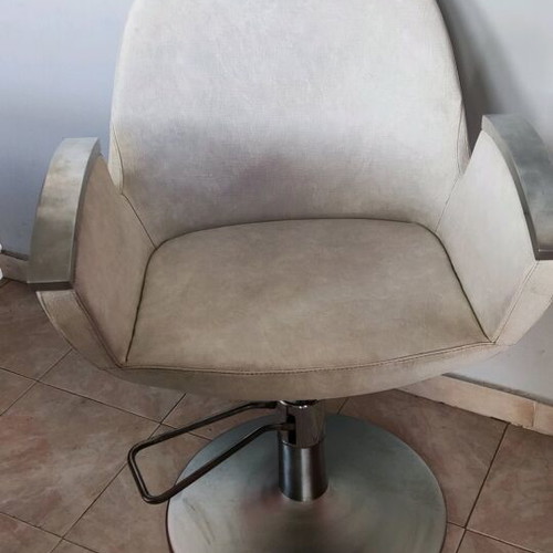 Hairdressing chair like new