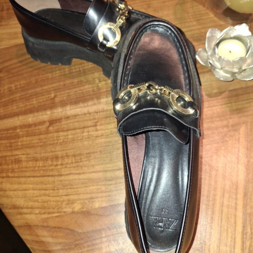 ZARA shoes like new, black size 38 with thick sole and gold chain