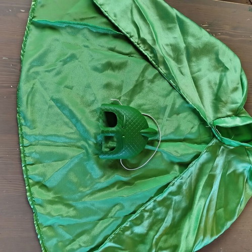 Pj masks Gekko cape and mask like new