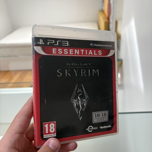 Skyrim game for PS3 and Windows, like new