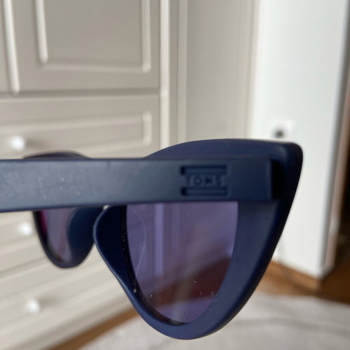 Toms sunglasses like new, dark blue color