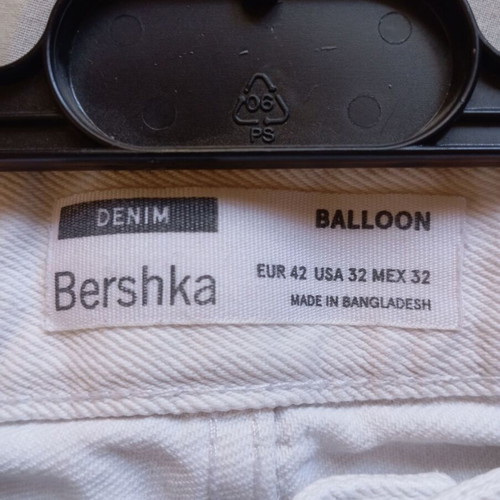 Bershka White Balloon Jeans Women XL Like New