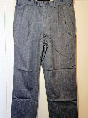 Men's grey suit pants with double pleats, size M