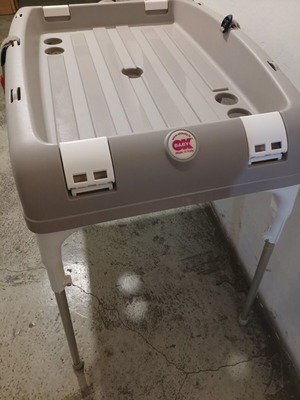 Ok Baby bath stand like new with anti-slip feet and drainage hose