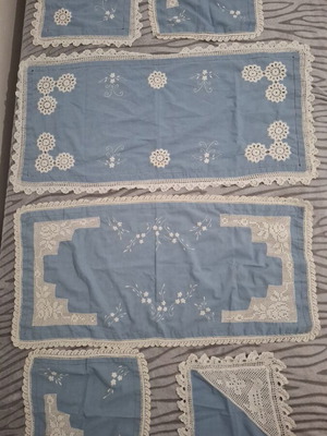 Set of 6 handmade table runners white and blue like new