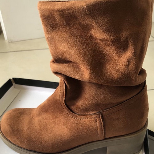 Women's boots shoes new, size 38