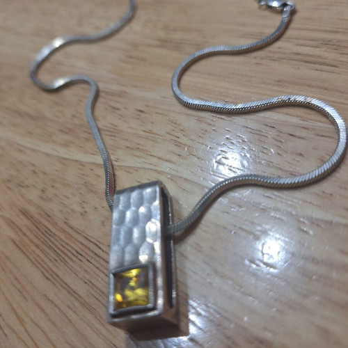 Silver 925 pendant with yellow zircon used with chain