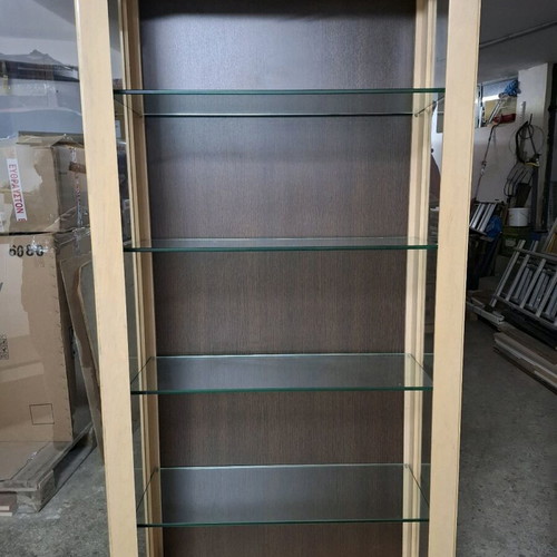 Showcase like new, height 196 cm, glass shelves