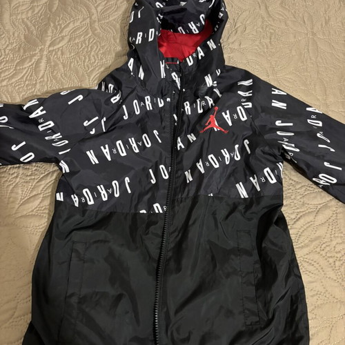 Nike Jordan windbreaker like new, black, kids up to 12 years