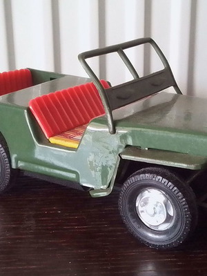 Jeep Vintage WWII US Army used, metal friction toy with mechanism