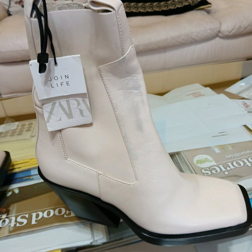 Zara leather ankle boots new with tag, beige