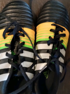 Παπούτσια ποδοσφαίρου Adidas 36 νούμερο σαν καινούργια, μαύρα