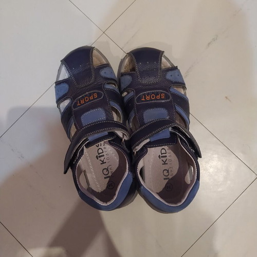 Boys' sandals like new, size 34
