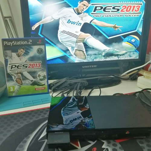 Pro Evolution Soccer 2013 PS2 game like new, Greek version