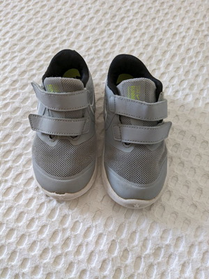 Nike Start Runner αθλητικά μεταχειρισμένα, μέγεθος 25