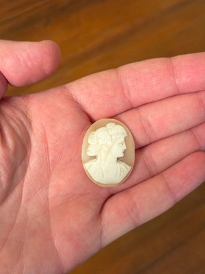 Cameo old genuine like new