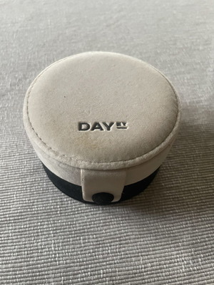 Day Et Velvet Jewelry Box like new, beige and black