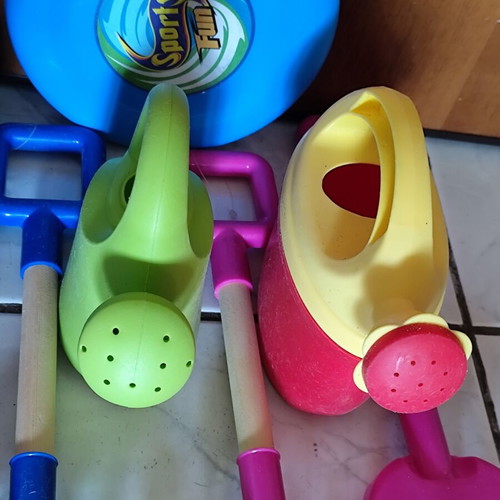 Complete Beach Set with 2 Intex Mattresses and Sand Toys like new