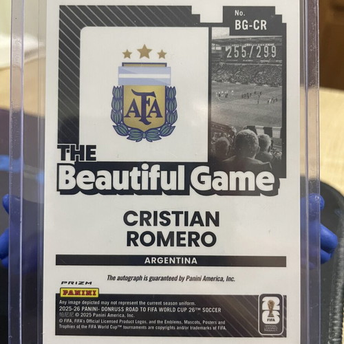 Donruss Road to World Cup 2025-26 Cristian Romero Auto Card like new