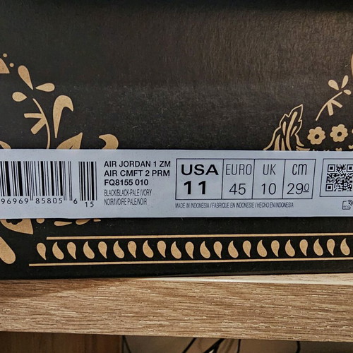 Jordan 1 La Familia sneakers like new, black and brown