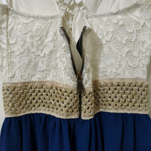 Sleeveless dress like new with white lace bust and blue skirt