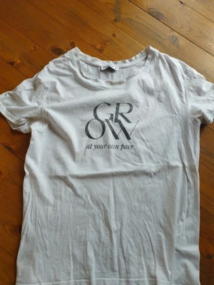 Pink Woman women's T-shirt like new, size M, white