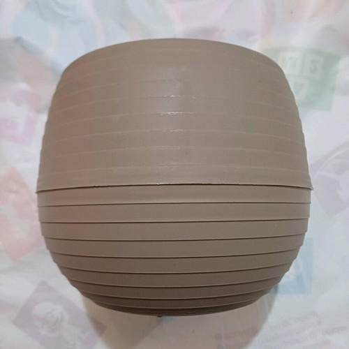 Plastic flowerpot new, dimensions 13cm by 12.5cm