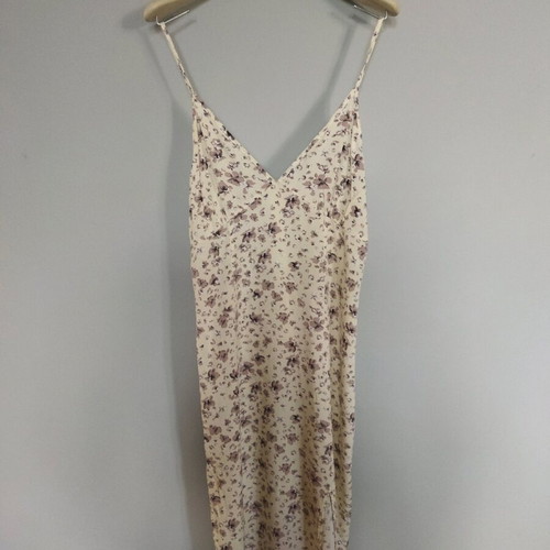 Summer dress new, size M, airy fabric with leg slit