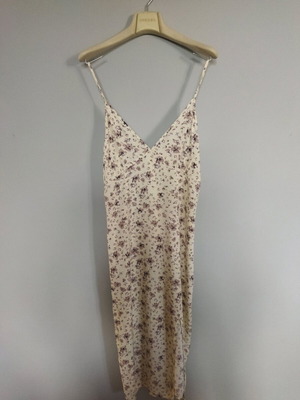 Summer dress new, size M, airy fabric with leg slit