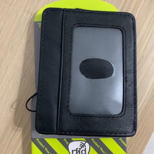 Travelon leather wallet new with RFID protection for cards and cash
