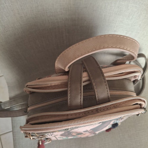 Anekke backpack with three compartments and back pocket