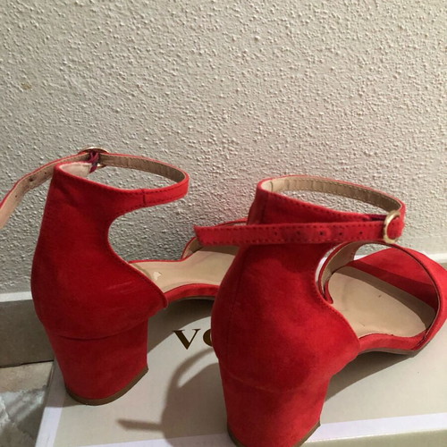 Voi Noi red velvet high heels used, size 40