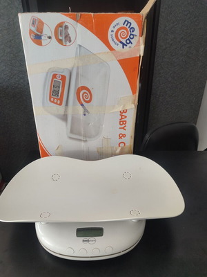 me@ga ψηφιακή ζυγαριά για βρέφη