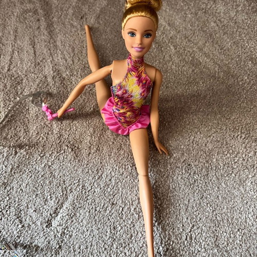 Barbie rhythmic gymnast doll with ribbon like new