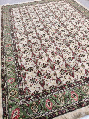 Large rug like new 350x250 with free delivery in Athens