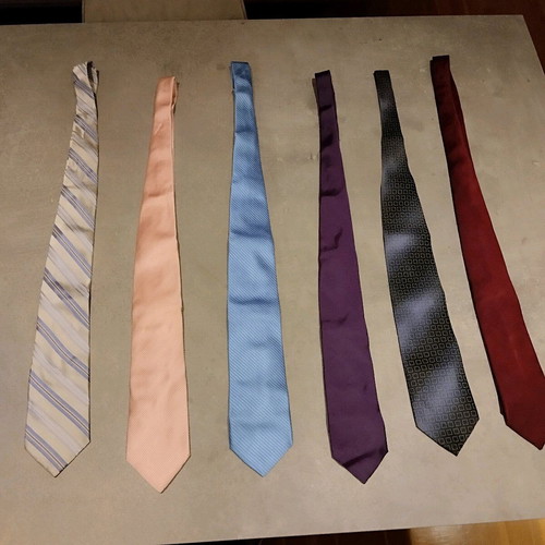 Silk ties like new in various colors