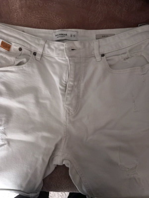 Αντρική βερμούδα Pull & Bear καινούργια, άσπρη, μεγέθη M και L