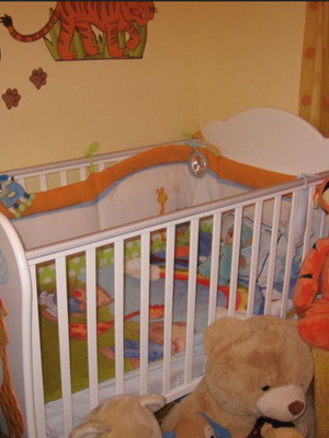 Baby nursery set like new