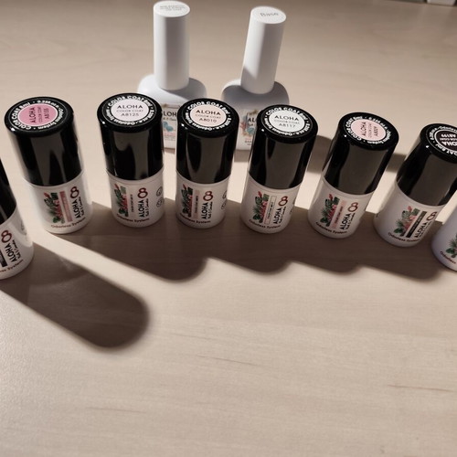 Hypoallergenic semi-permanent nail polishes set, 8 colors, base and top coat