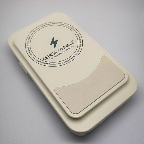 Magnetic Wireless External Battery for iPhone with USB-C