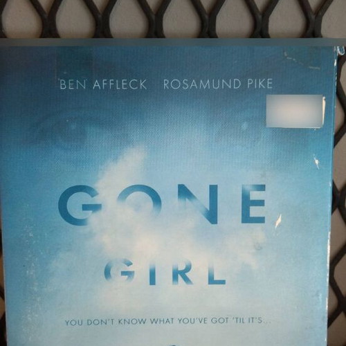 Gone Girl DVD like new, thriller with subtitles