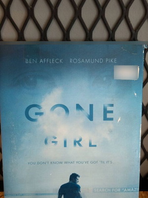 Gone Girl DVD like new, thriller with subtitles