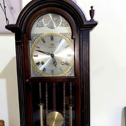 Antique clock used