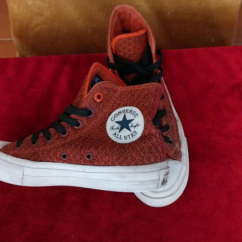 Oll Stars women's athletic shoes size 37 like new, burgundy