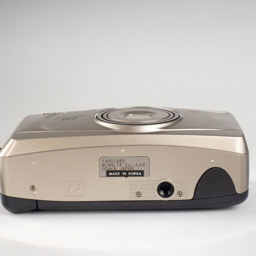 Minolta Riva Zoom 105 35mm point and shoot camera used