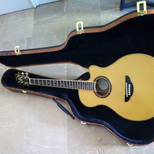 Yamaha APX-8A acoustic guitar like new with case