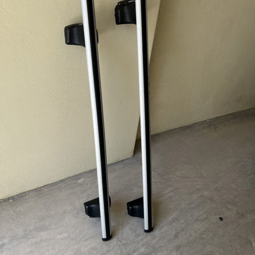 Thule Roof Bars 120cm like new, aluminum with key