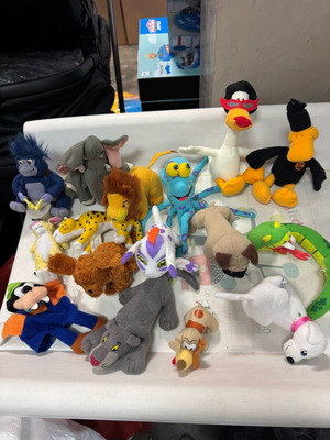 McDonalds toys bundle used, 16 pieces