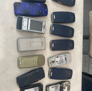 Διάφορα παλιά κινητά Nokia