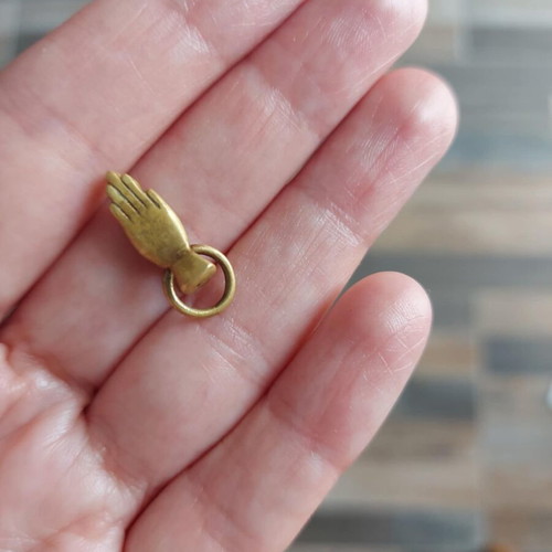 Namaste pendant necklace new, made of brass